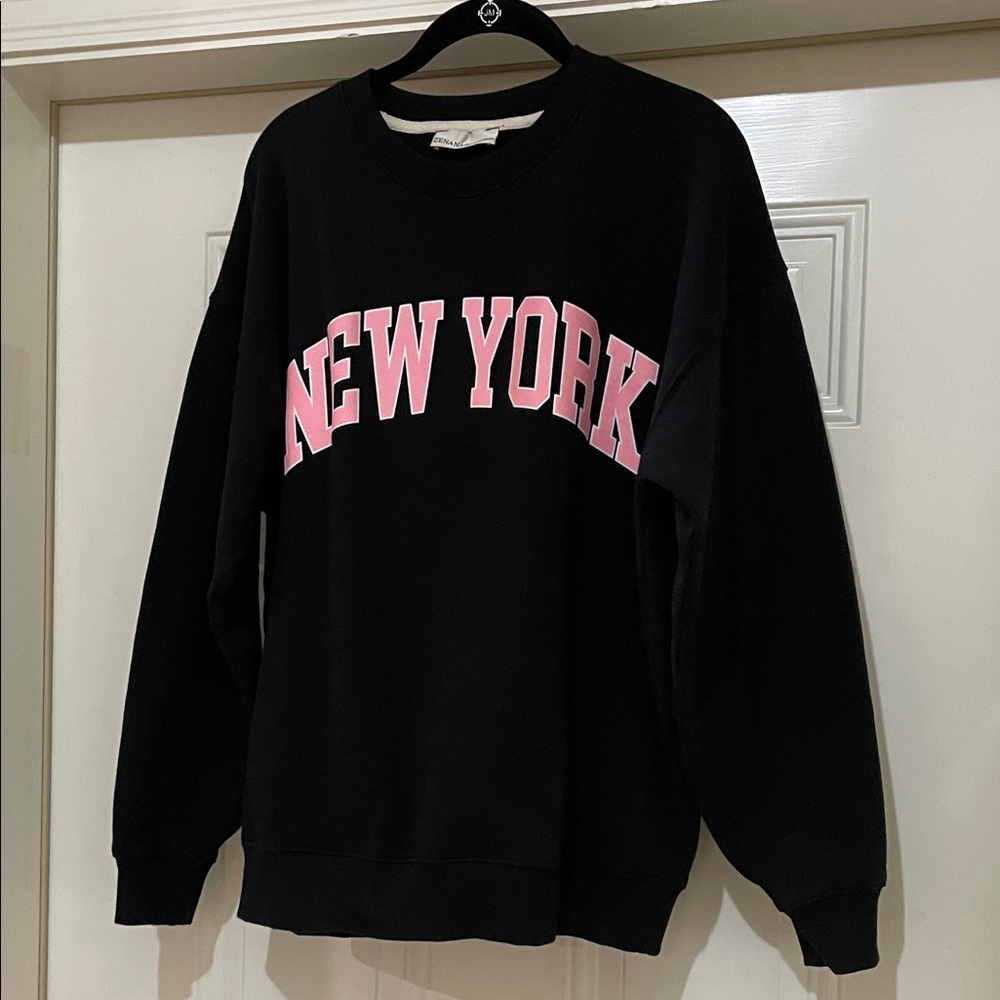 Zenana Outfitters Black Sweatshirt with Pink 'New York' Print NWOT Size L